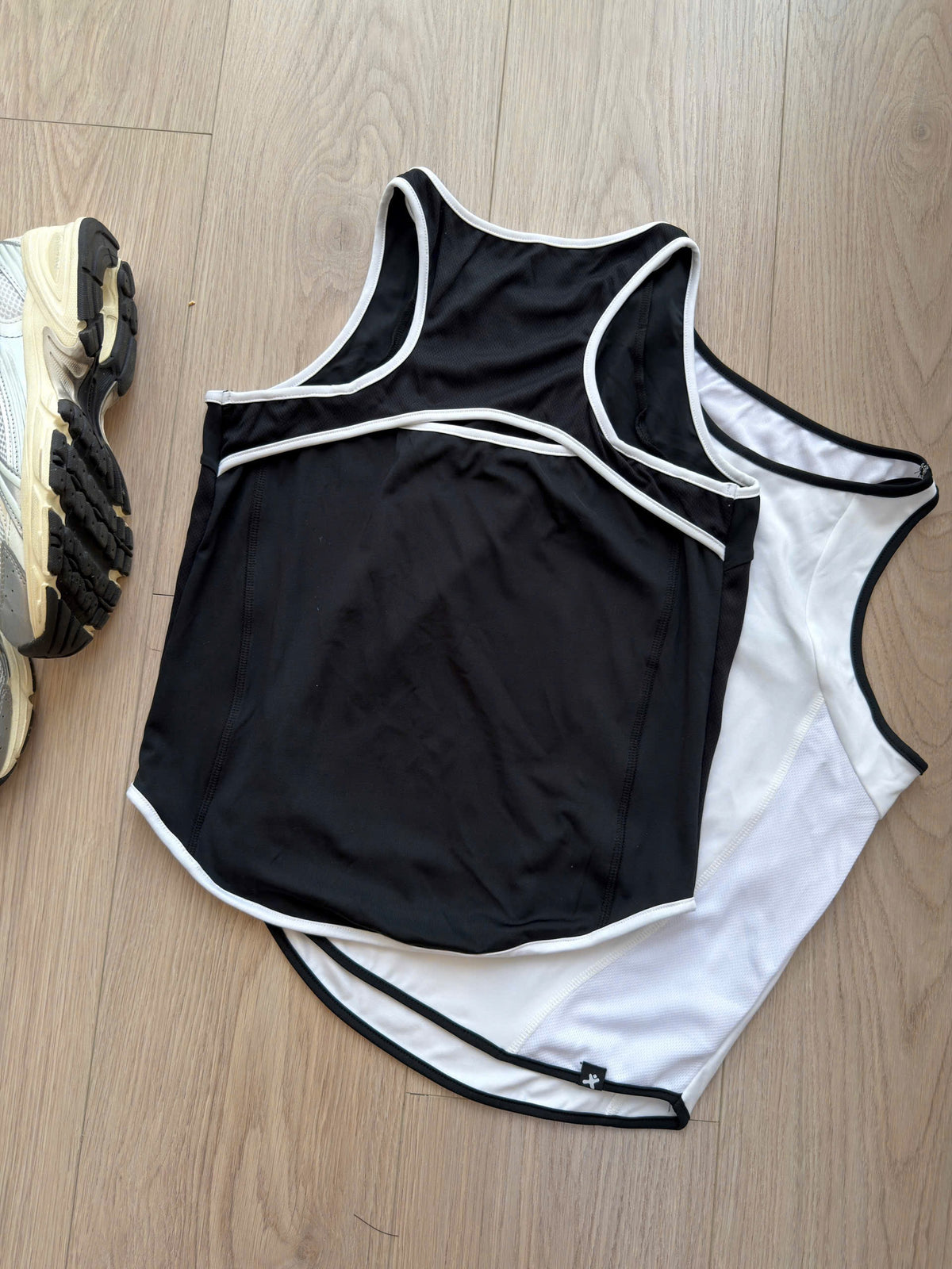 Contrast Tank